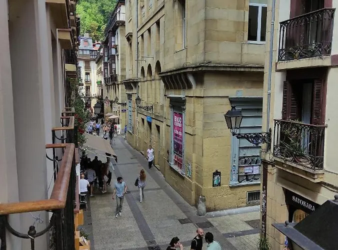 招待所 Alojadonosti