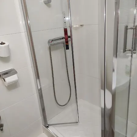 Alojadonosti Гостевой дом Сан-Себастьян